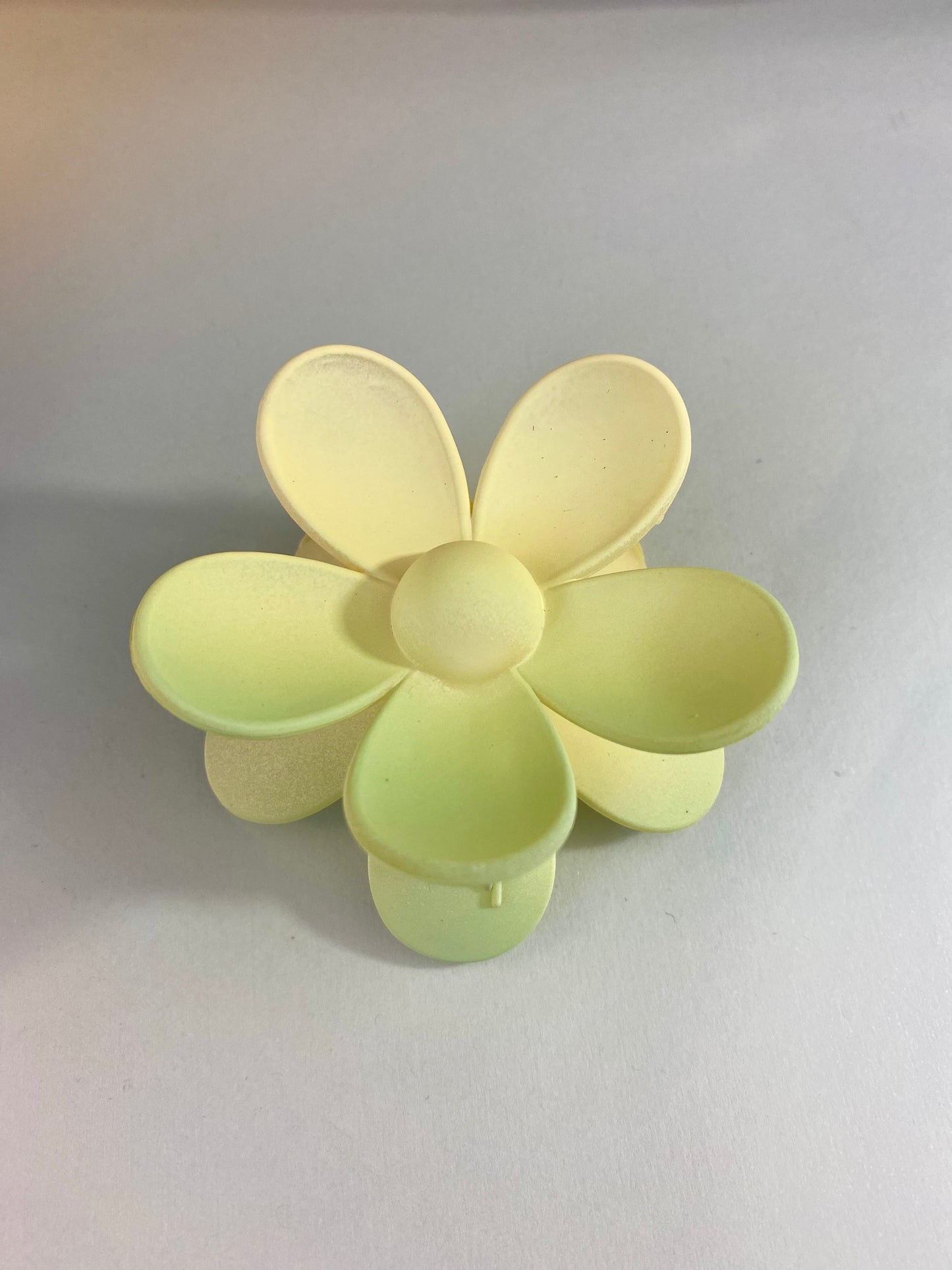 FLOWER HAIR CLIP - OVERSIZE MATTE