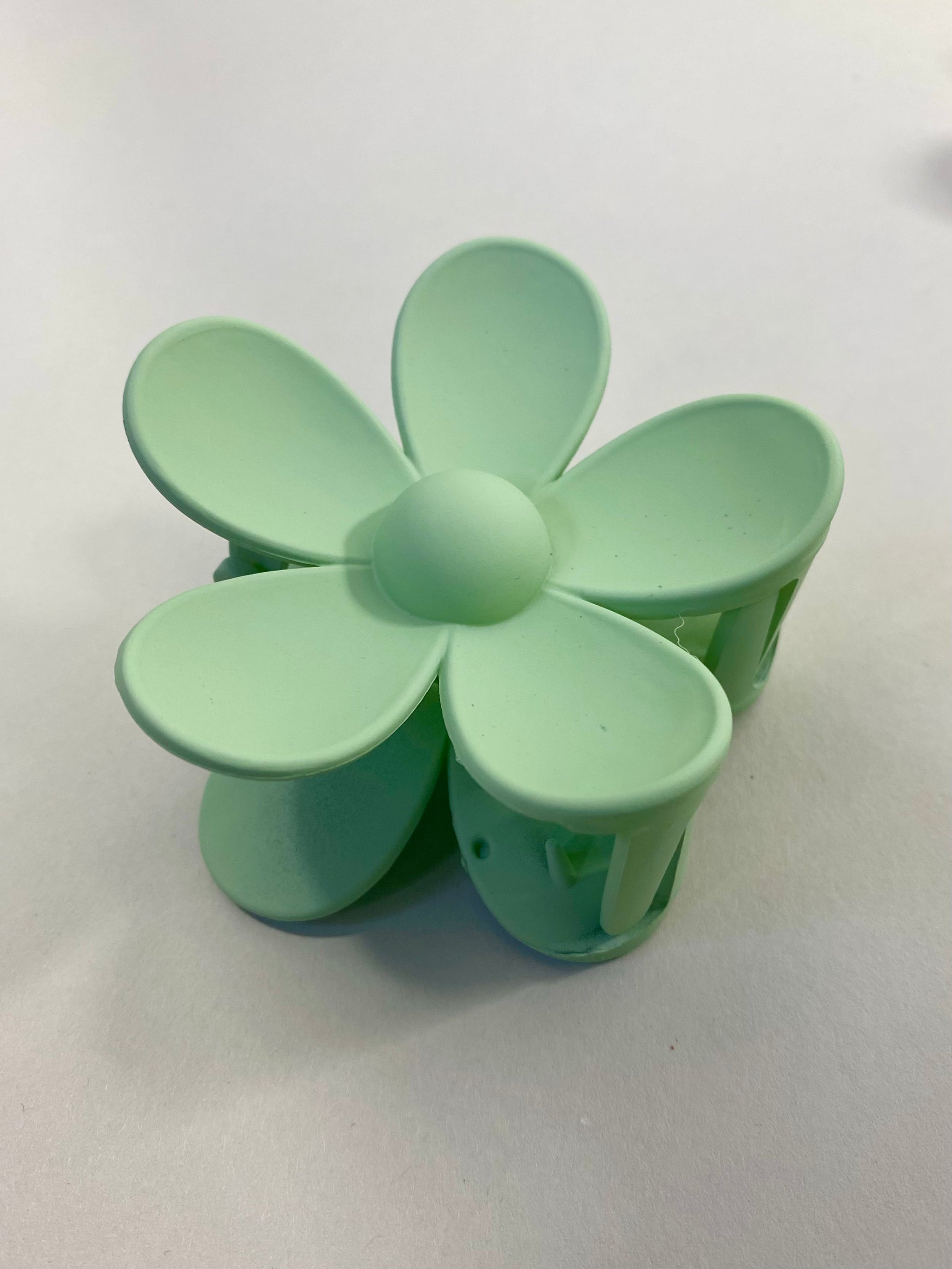 FLOWER HAIR CLIP - OVERSIZE MATTE