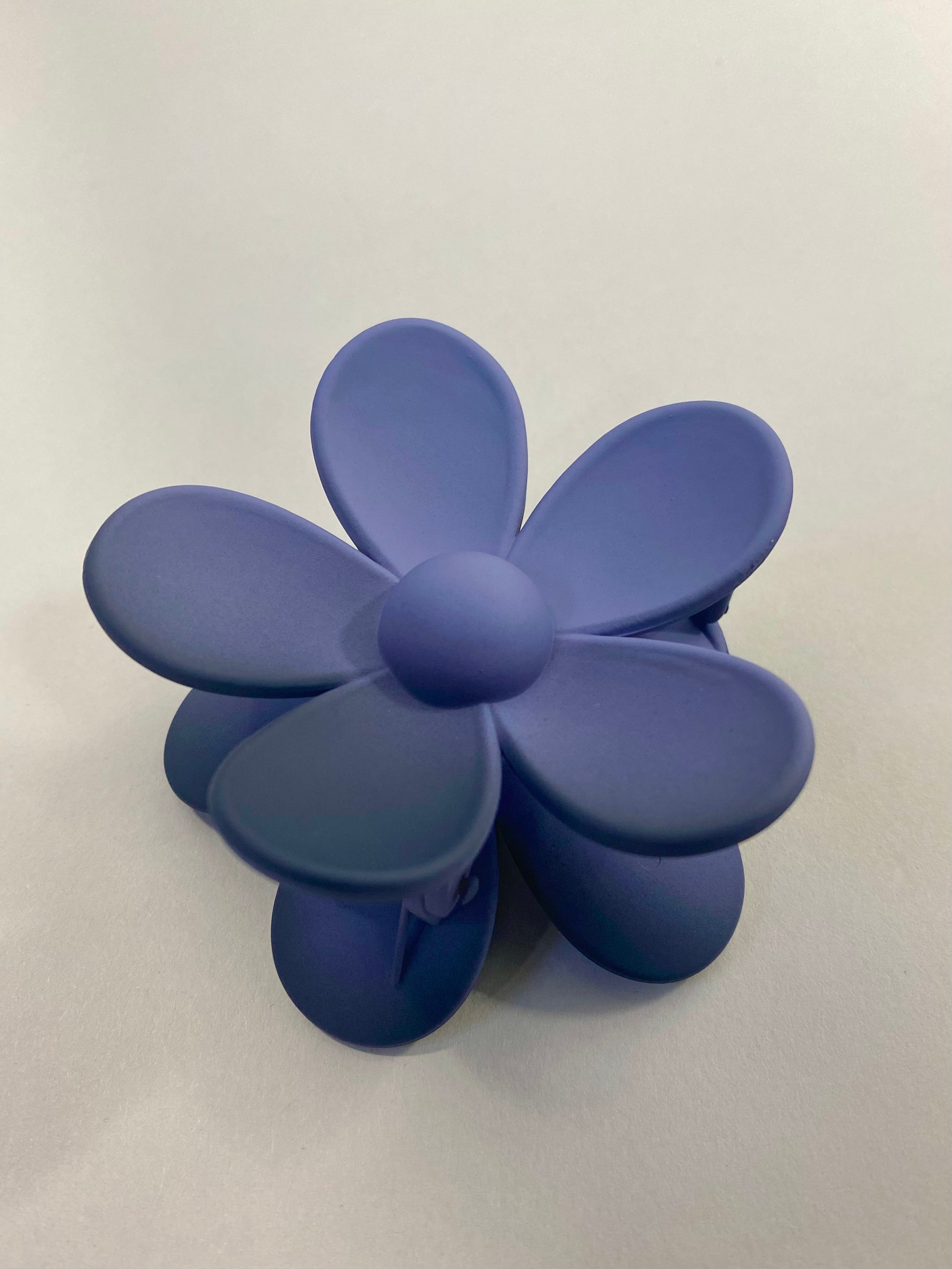 FLOWER HAIR CLIP - OVERSIZE MATTE